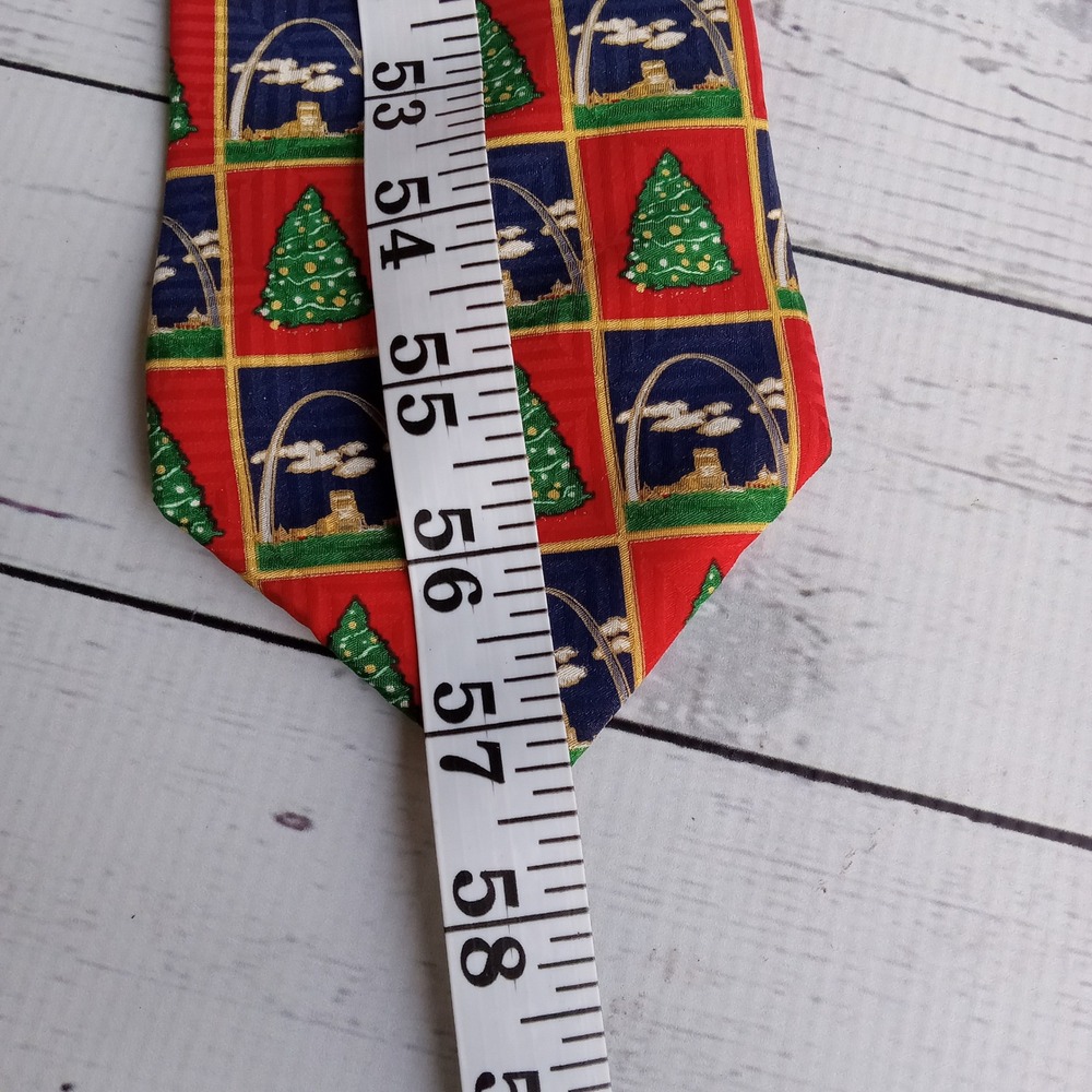 St Louis Missouri Gateway‎ Arch Christmas 100% Silk Novelty Holiday Mens Necktie - Picture 4 of 5